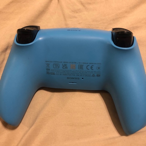 Playstation console for ps5 - Picture 2 of 2